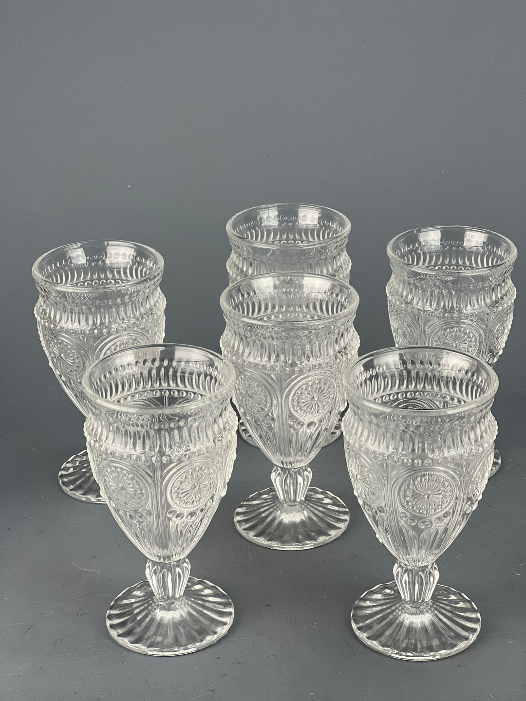 Set di sei calici decorati stile vintage
