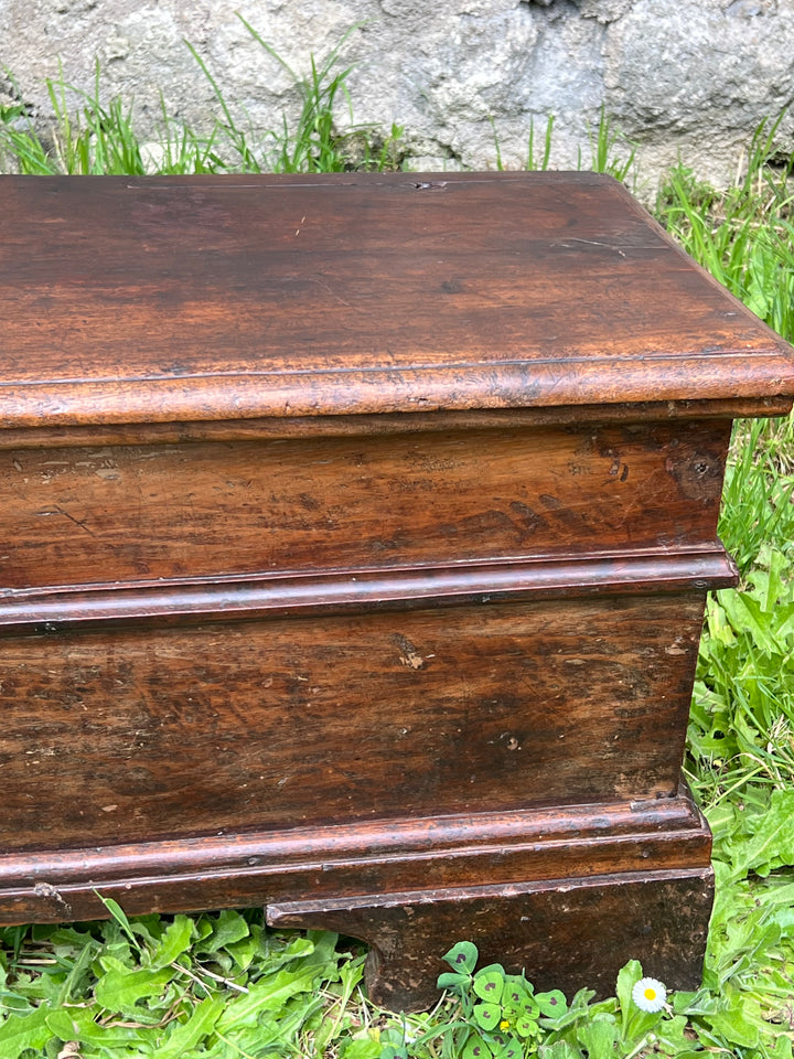 Cassapanca in Legno Massello – Antica, Epoca XX Secolo