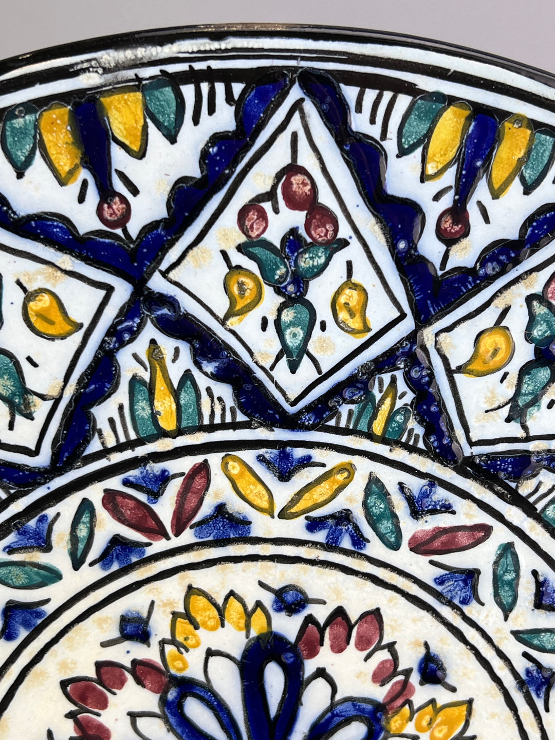 Piatto da parete in ceramica decorata stile marocchino Safi