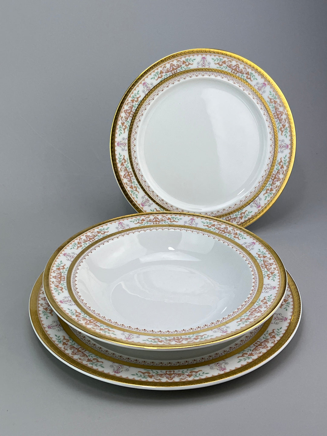 Servizio da tavola per 12 persone Bischofsthal Bavaria decorata in oro