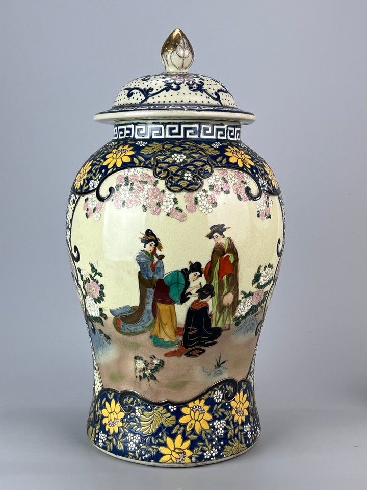 Potiche in ceramica cinese con geisha decoro floreale