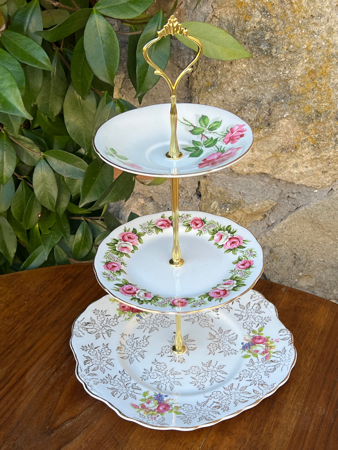 Alzata da dolce a tre piani porcellana inglese
