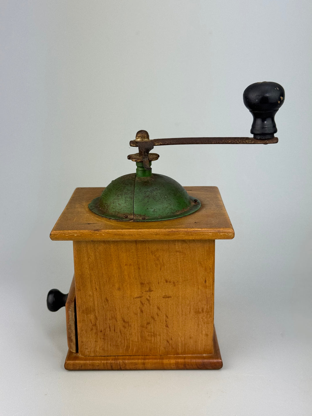 Macina caffè manuale in legno vintage
