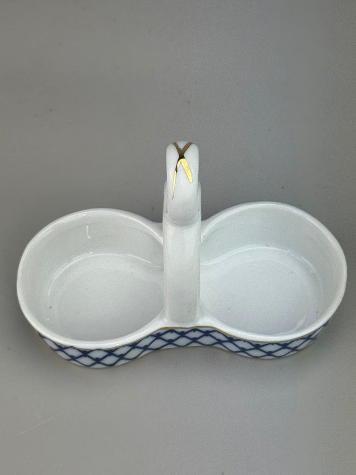 Set Sale e Pepe in porcellana con decoro blu completo di vassoio