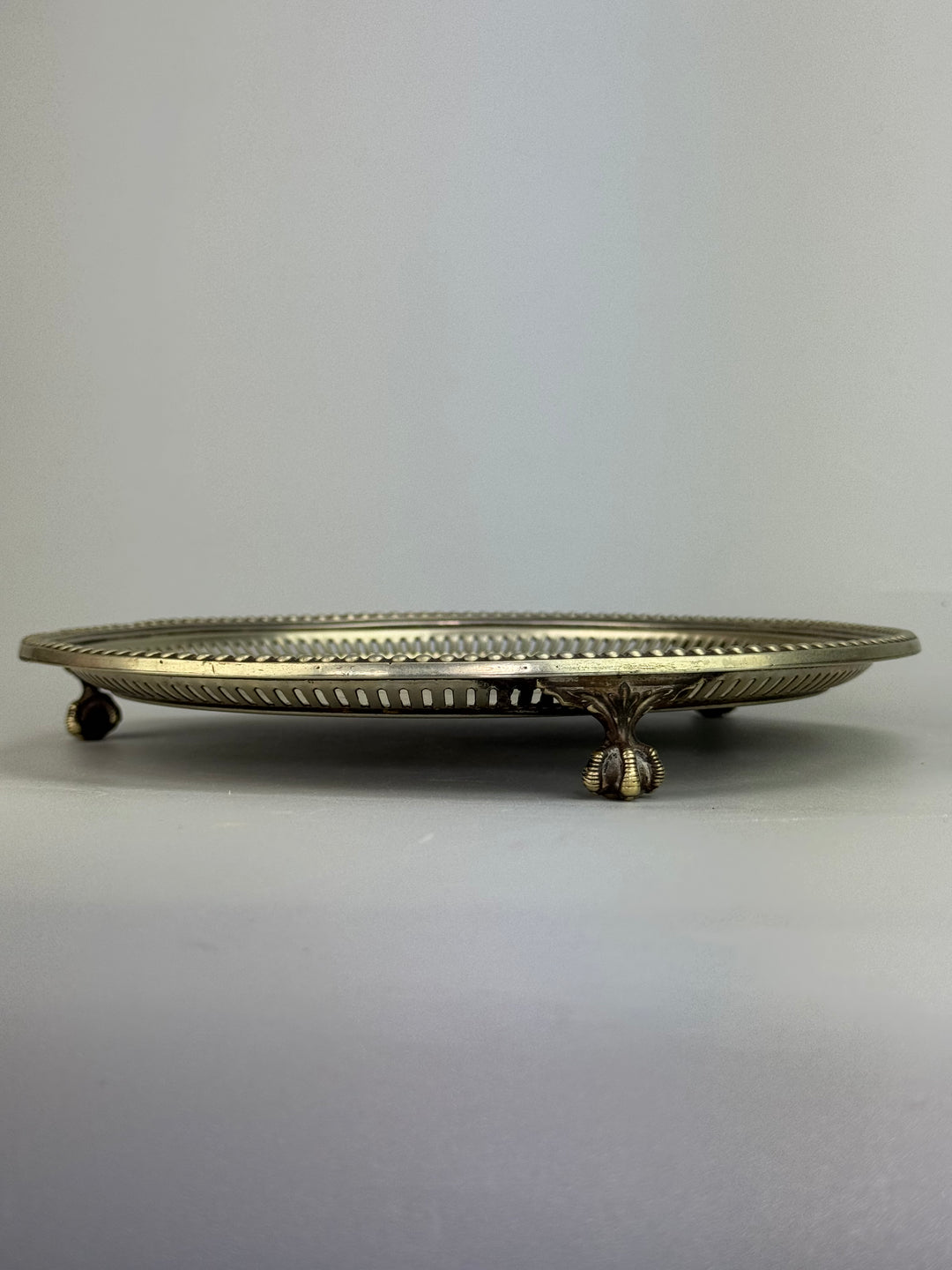 Vassoio con piedini vintage in silverplate Atkin Brothers primi ‘900