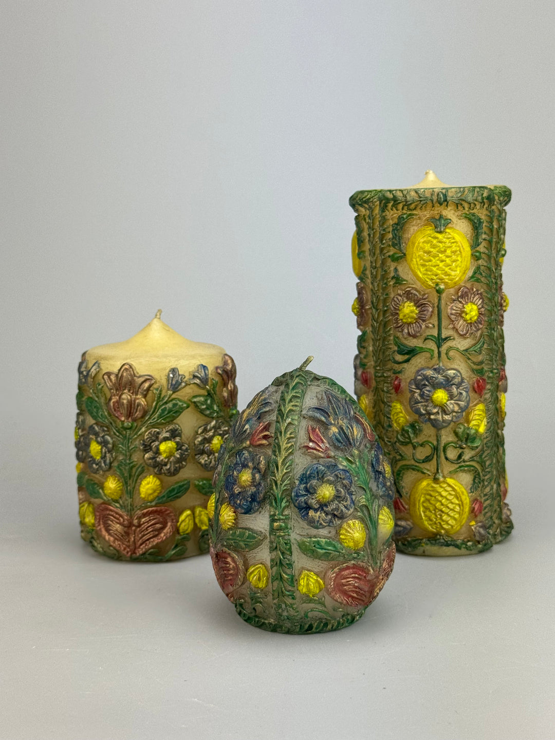 Tris di candele decorative tedesche vintage dipinte a mano