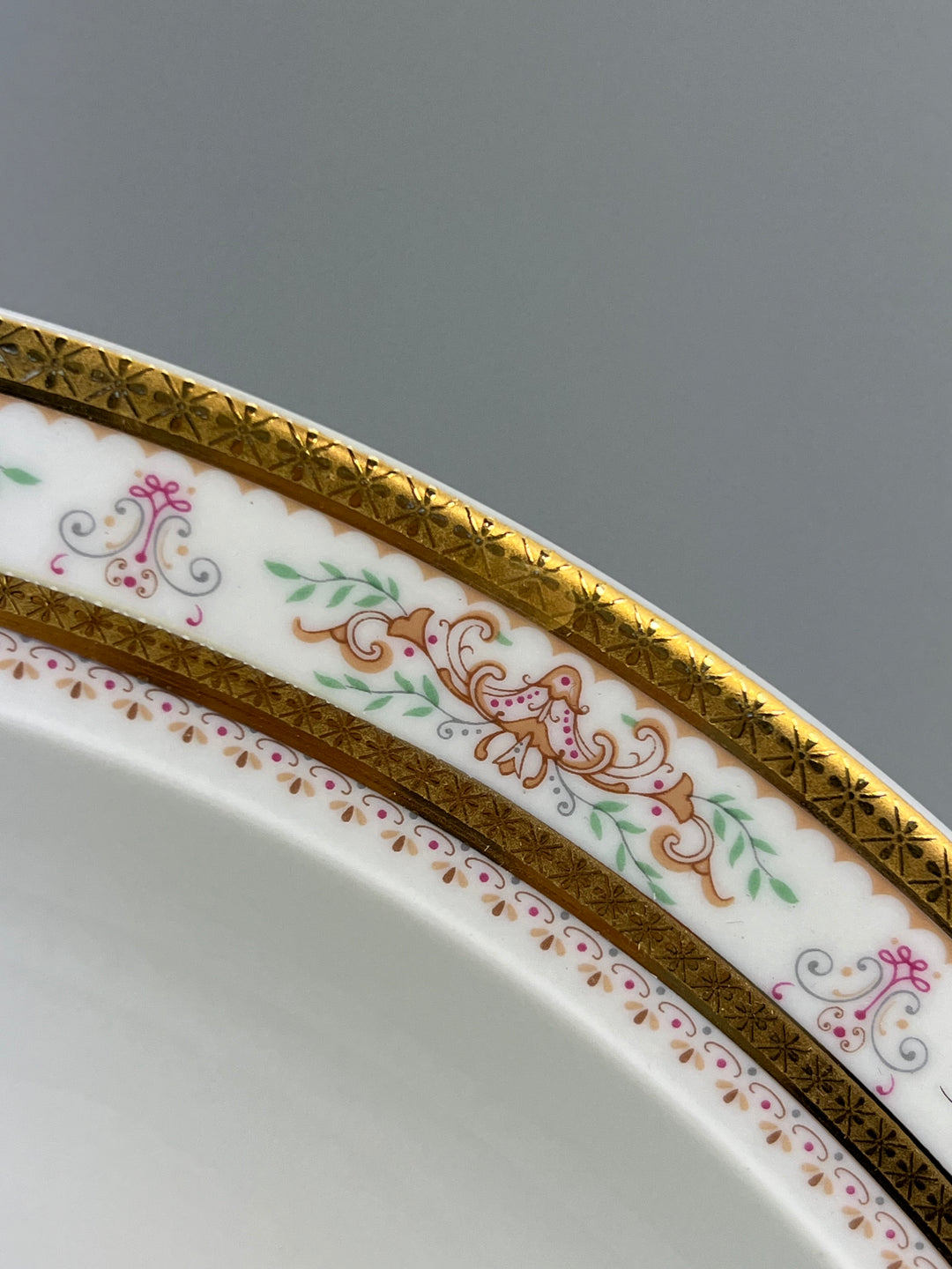 Servizio da tavola per 12 persone Bischofsthal Bavaria decorata in oro