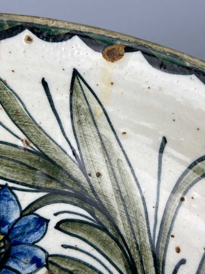 Centrotavola ceramica decoro floreale dipinto