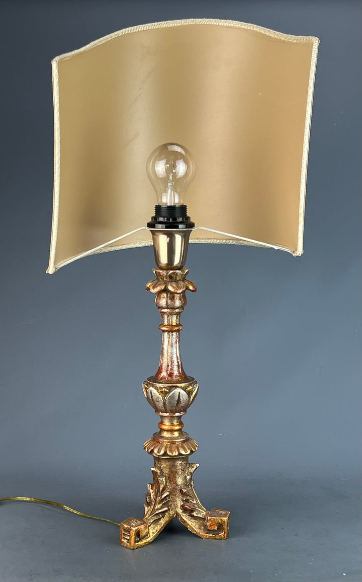 Lampada da tavolo legno dorato paralume verde