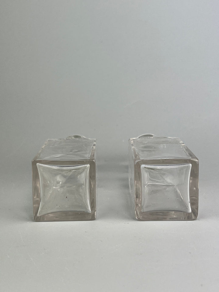 Coppia bottigliette da profumo in cristallo inciso con tappo molato vintage