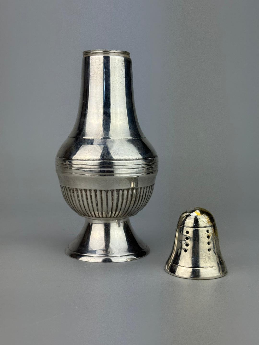 Spargizucchero inglese vintage in silverplate
