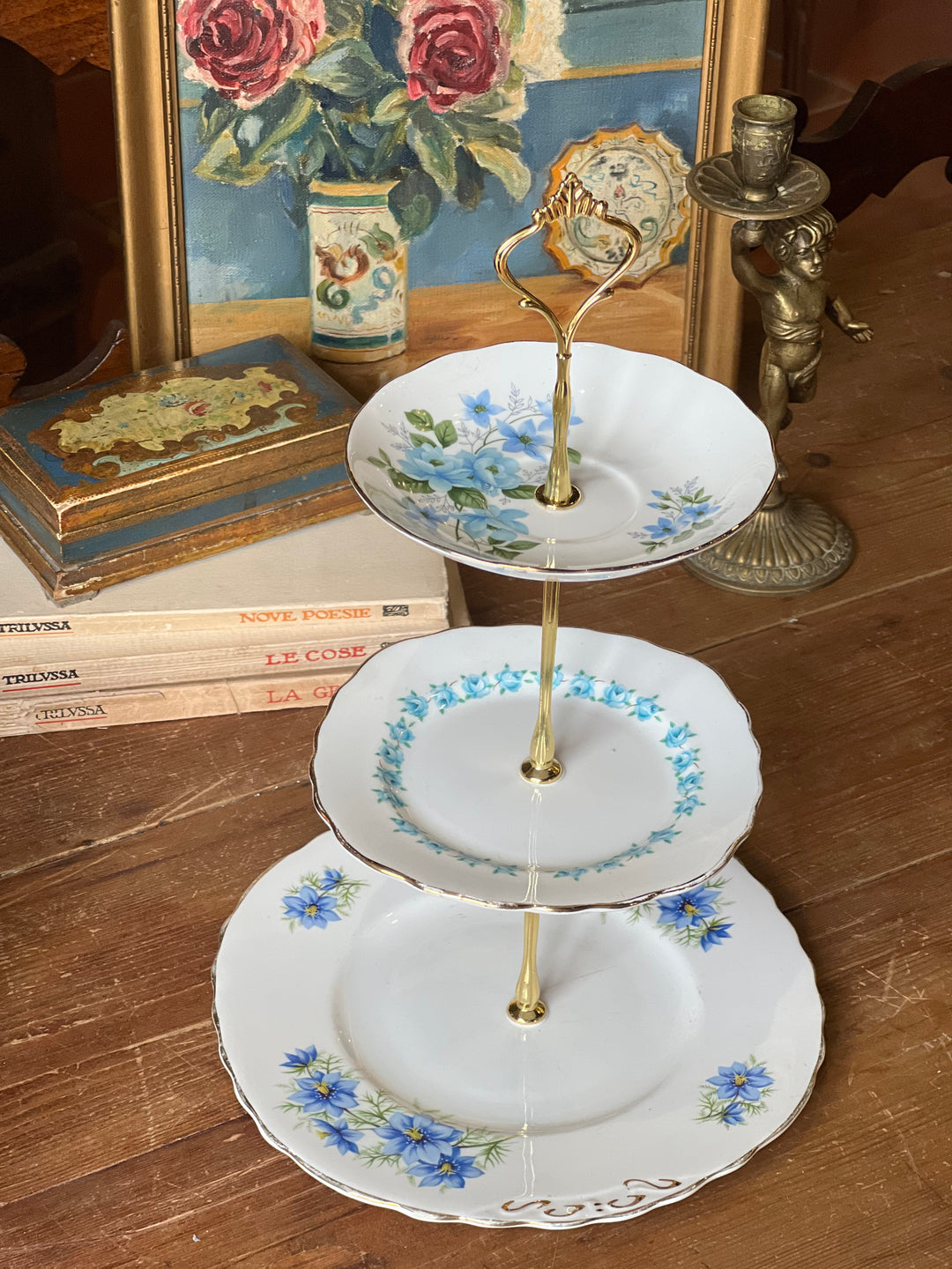 Alzata da dolce a tre piani porcellana inglese