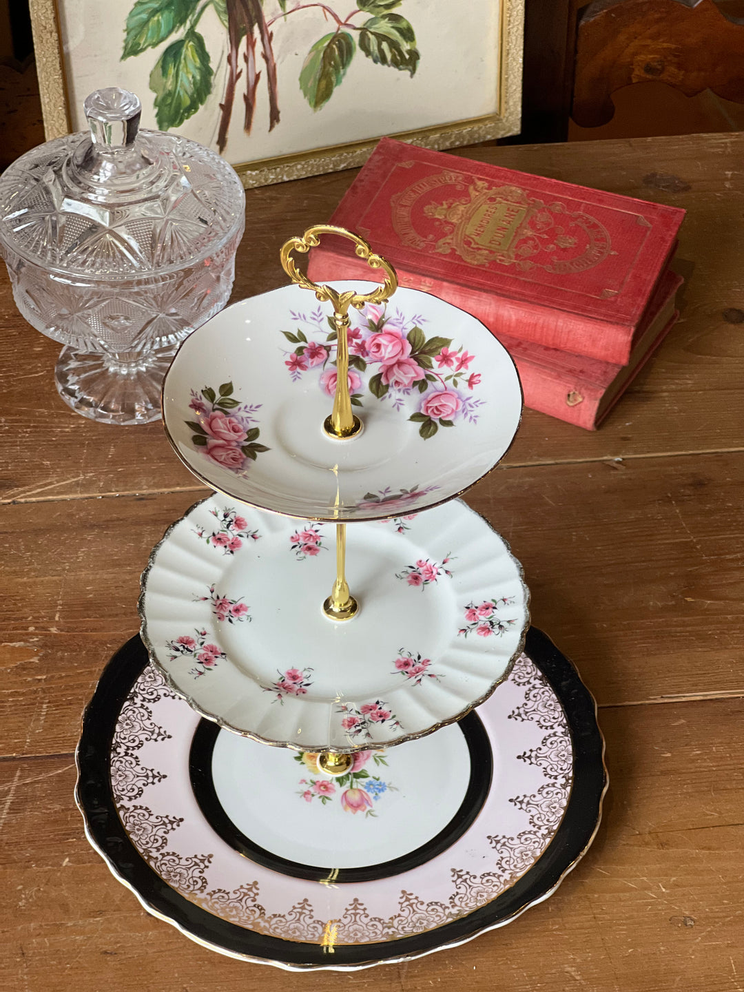 Alzata da dolce a tre piani porcellana inglese