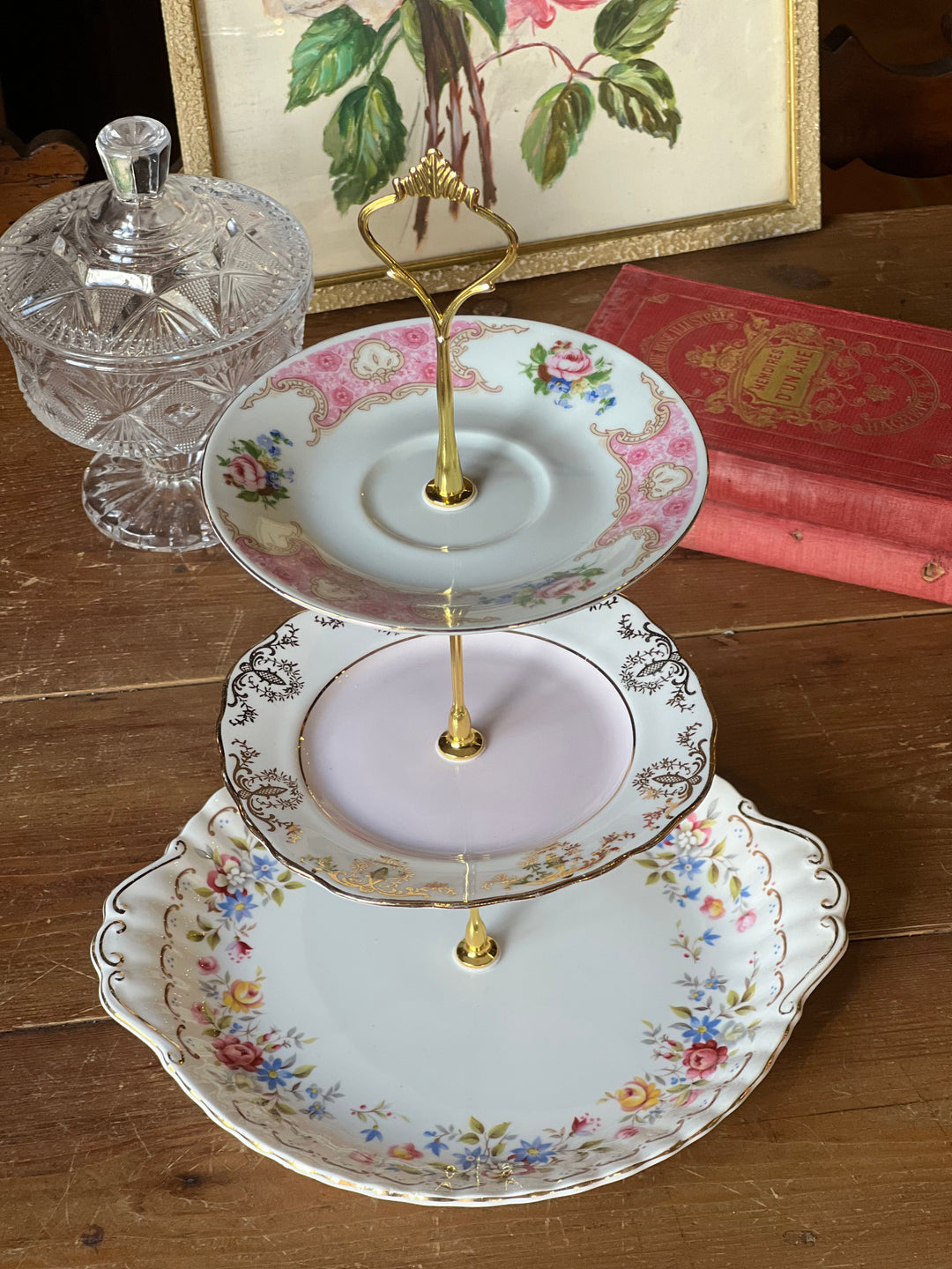 Alzata da dolce a tre piani porcellana inglese