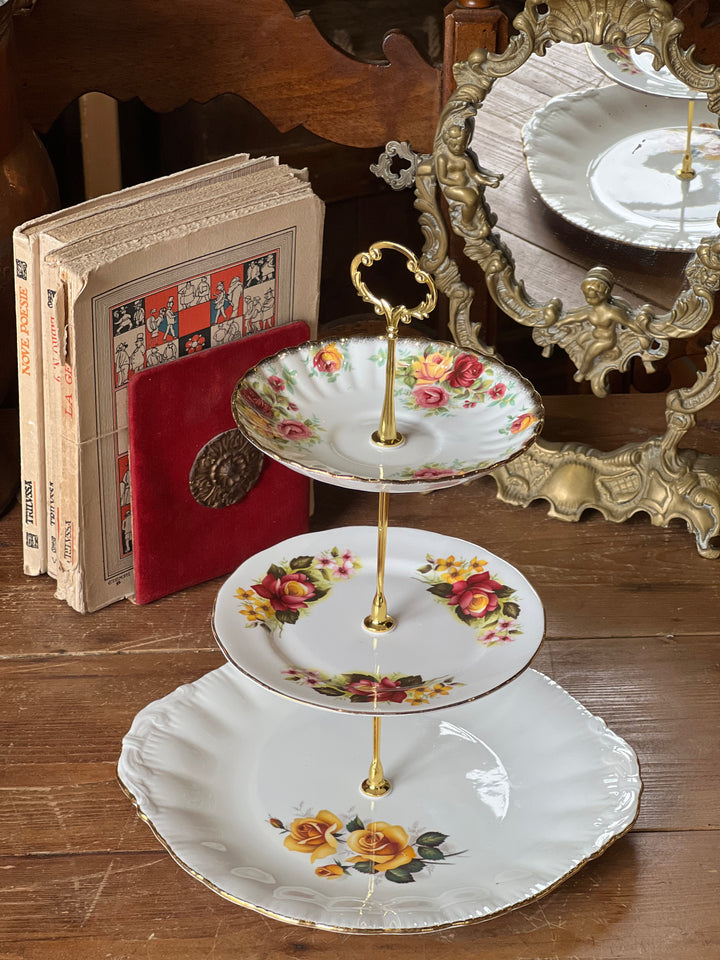 Alzata da dolce a tre piani porcellana inglese