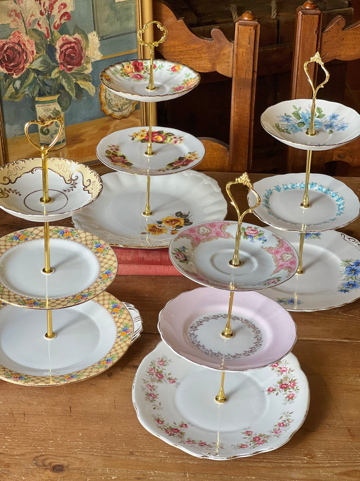 Alzata da dolce a tre piani porcellana inglese