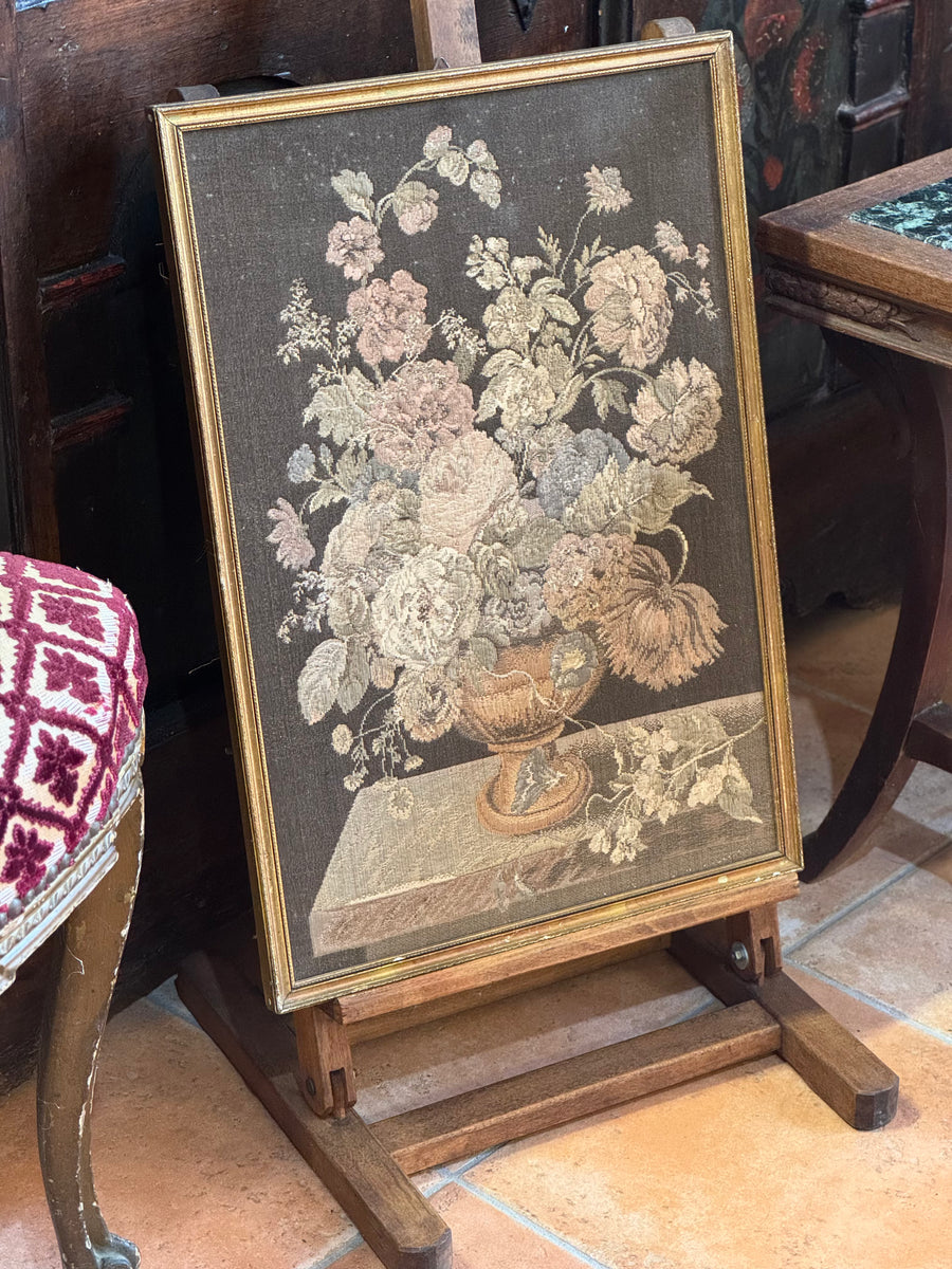 Arazzo vintage incorniciato con bouquet floreale in stile fiammingo