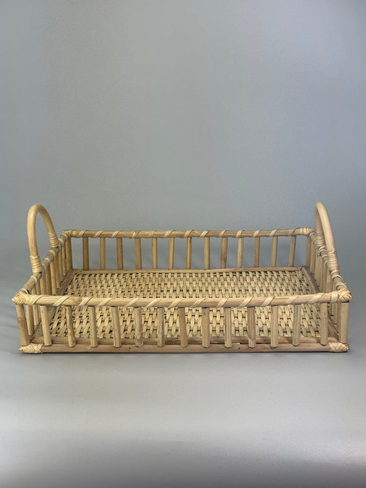 Vassoio rettangolare in rattan con manici
