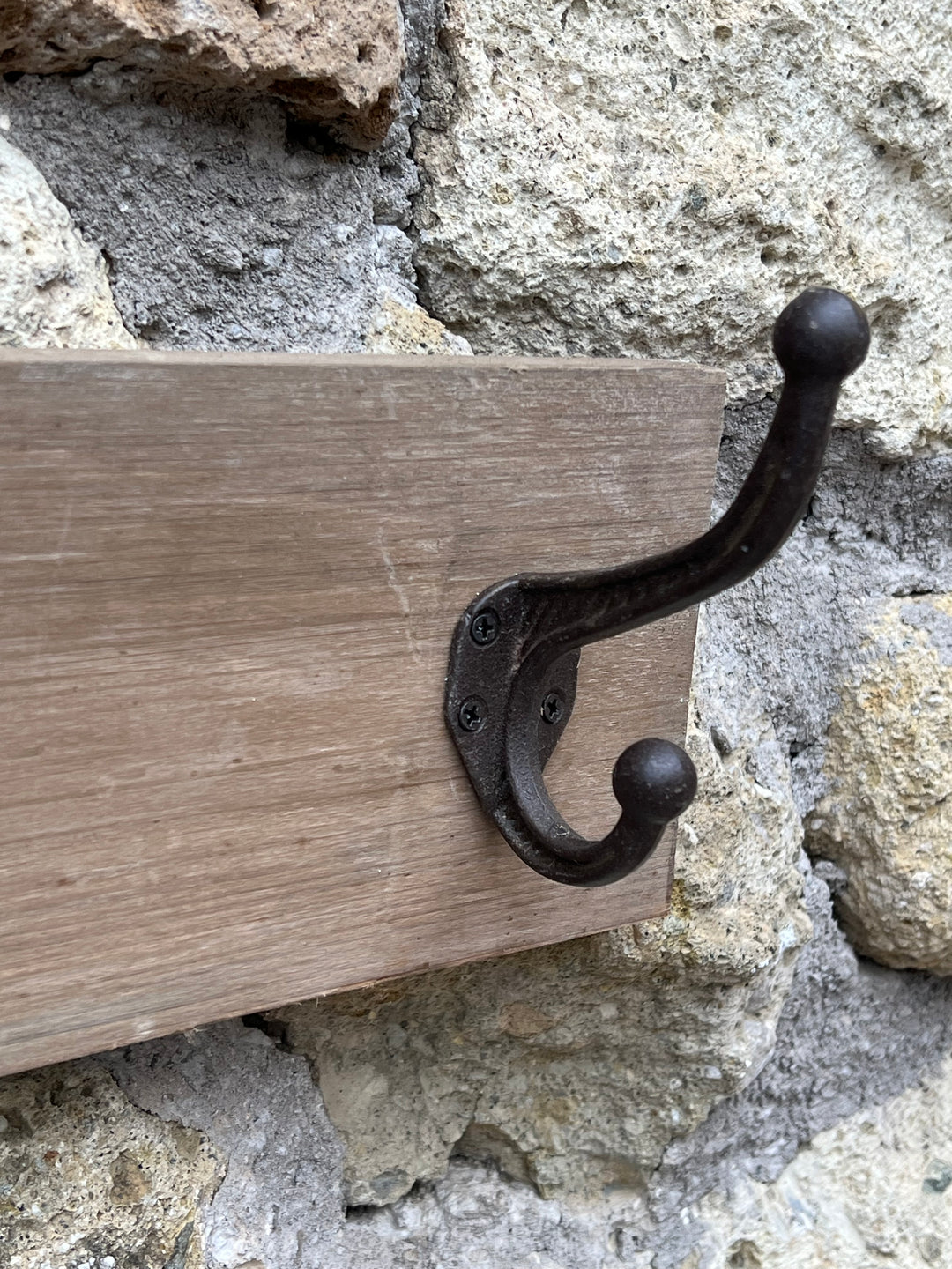 Appendiabiti da parete in legno e 5 ganci stile rustico industriale