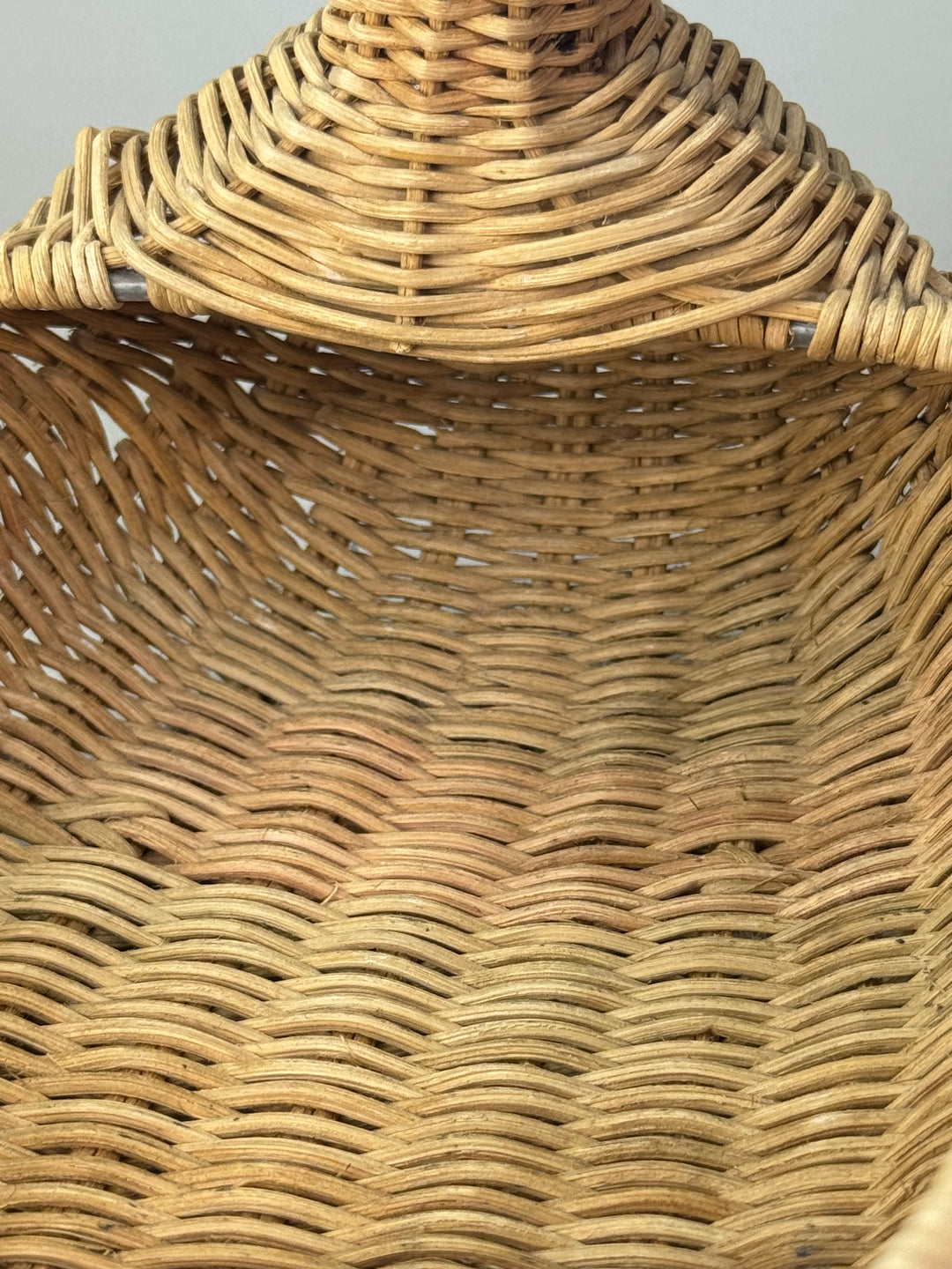 Cestino vintage in vimini a forma di anatra