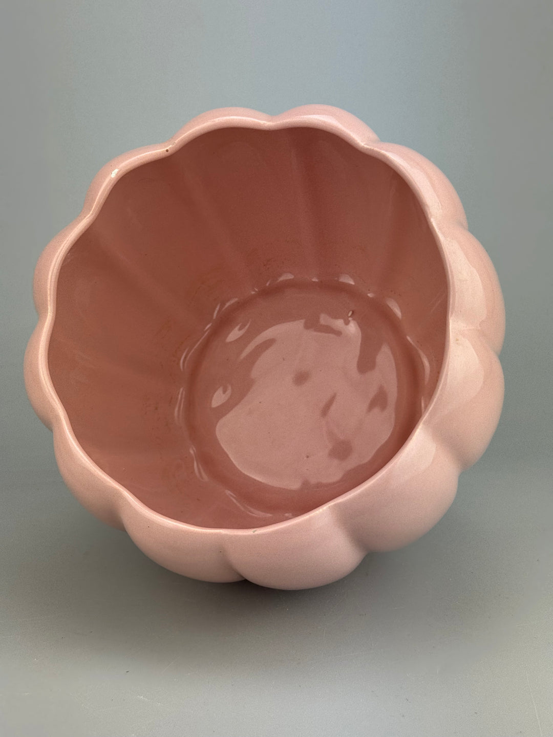 Cachepot vintage in ceramica rosa scanalata