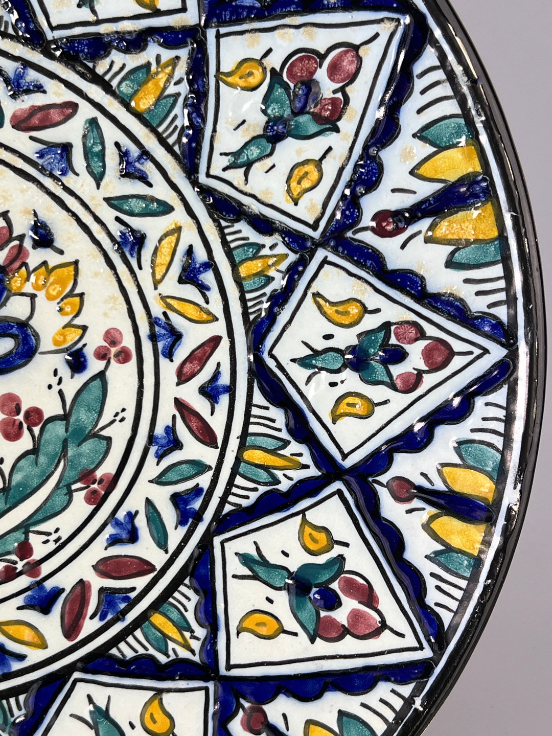 Piatto da parete in ceramica decorata stile marocchino Safi