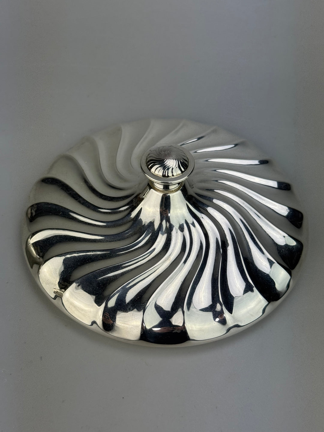 Scatola porta bon bon OLRI silverplated con coperchio