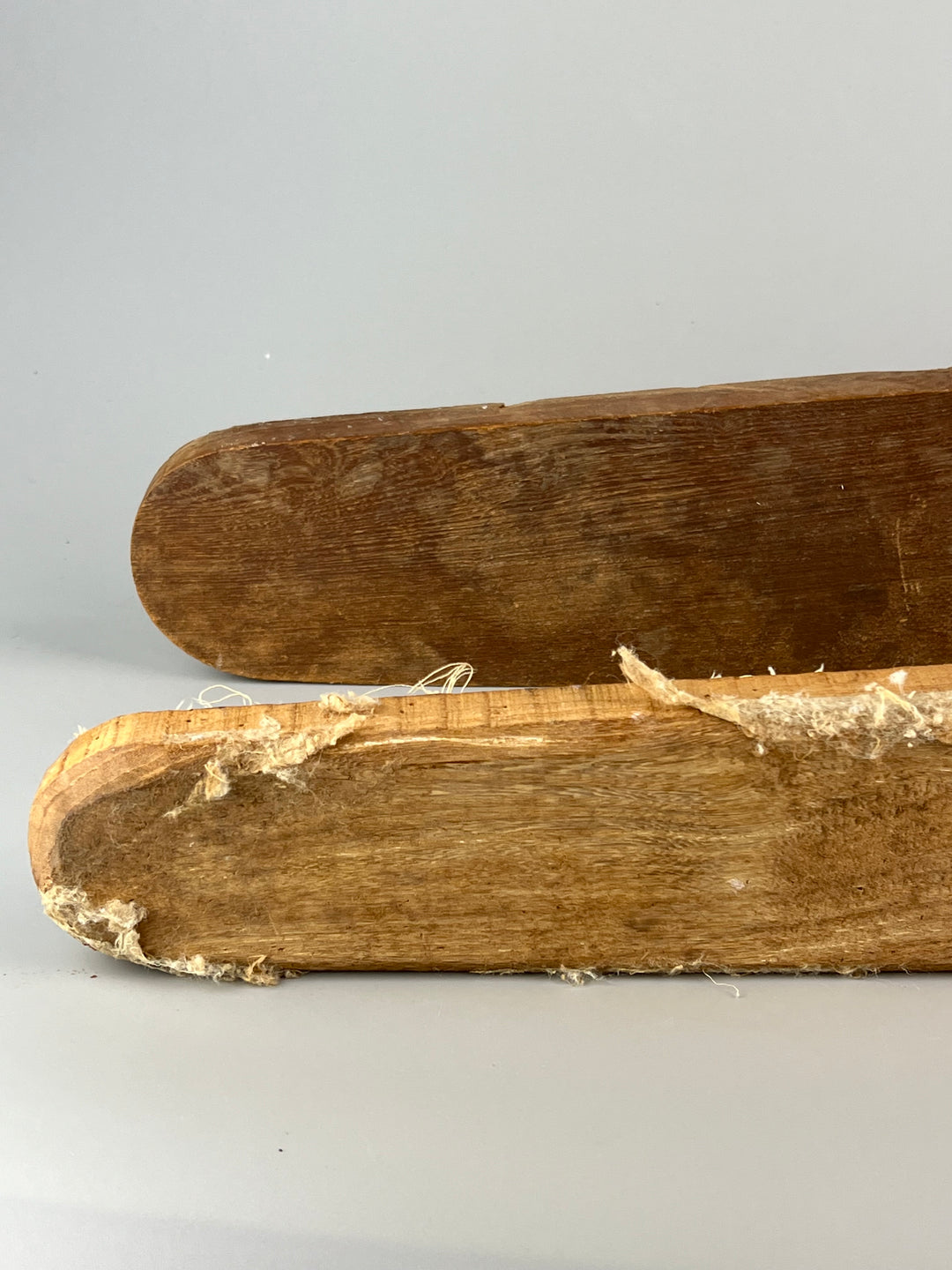 Antico Stiramaniche in legno vintage