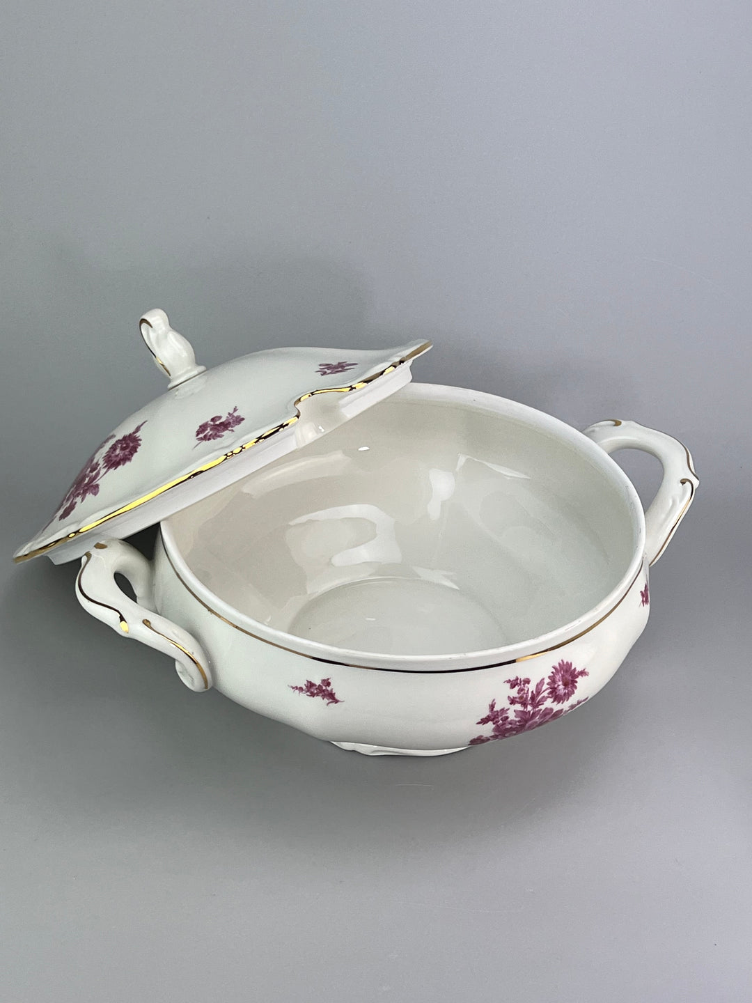 Zuppiera vintage in porcellana Bavaria decoro rosso rubino