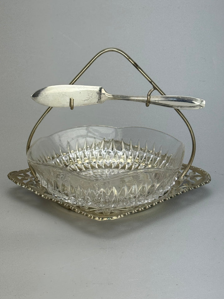 Burriera inglese vintage in vetro e silverplate con coltello