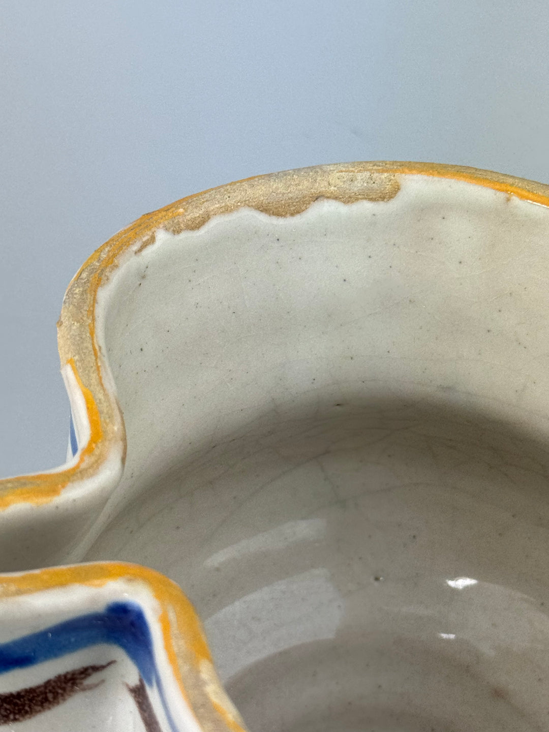 Brocca in maiolica popolare dipinta a mano