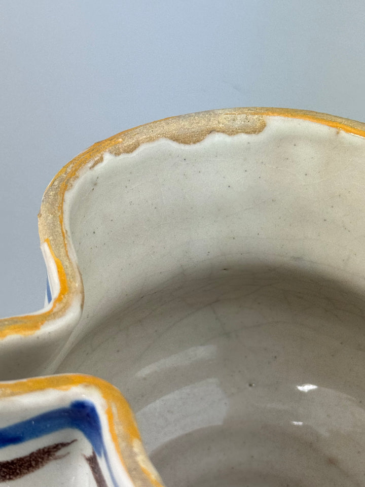 Brocca in maiolica popolare dipinta a mano