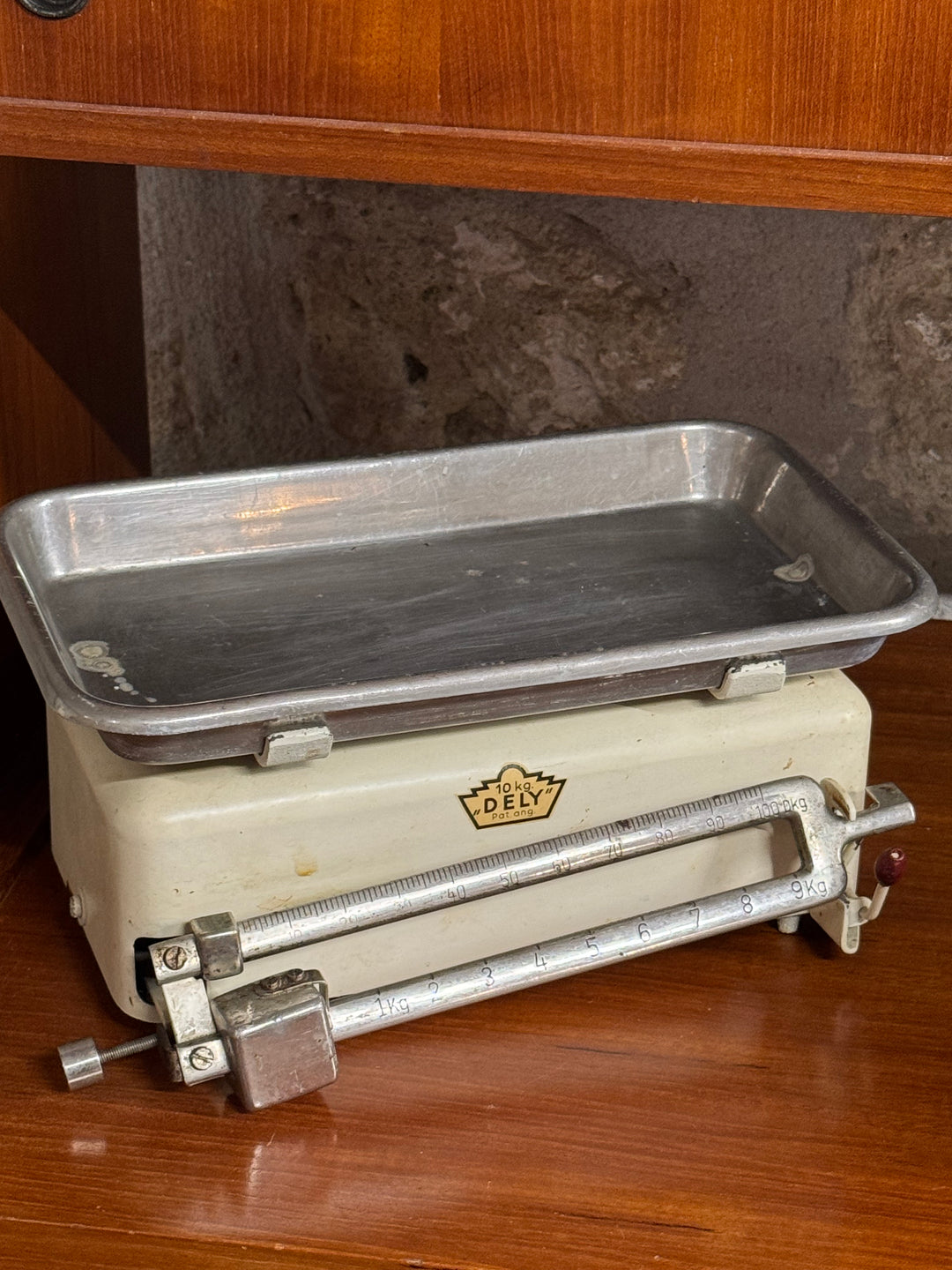 Bilancia vintage DELY 10 kg da banco con vassoio in metallo e scala graduata