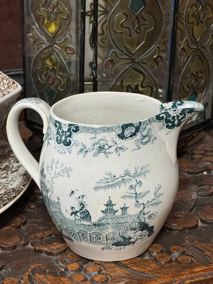 Brocca in ceramica vintage con decoro orientale verde