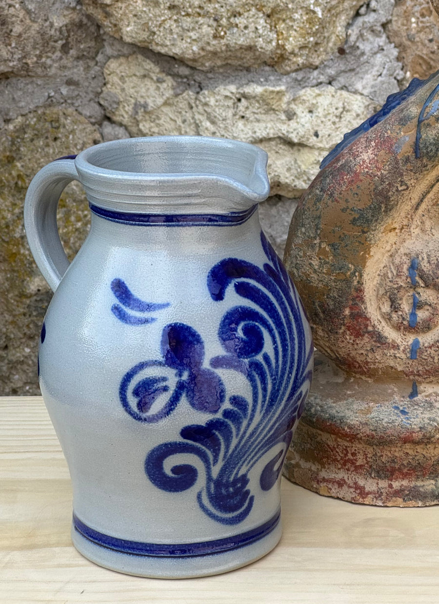 Brocca Merkelbach Manufaktur in ceramica smaltata a sale con decorazione blu cobalto