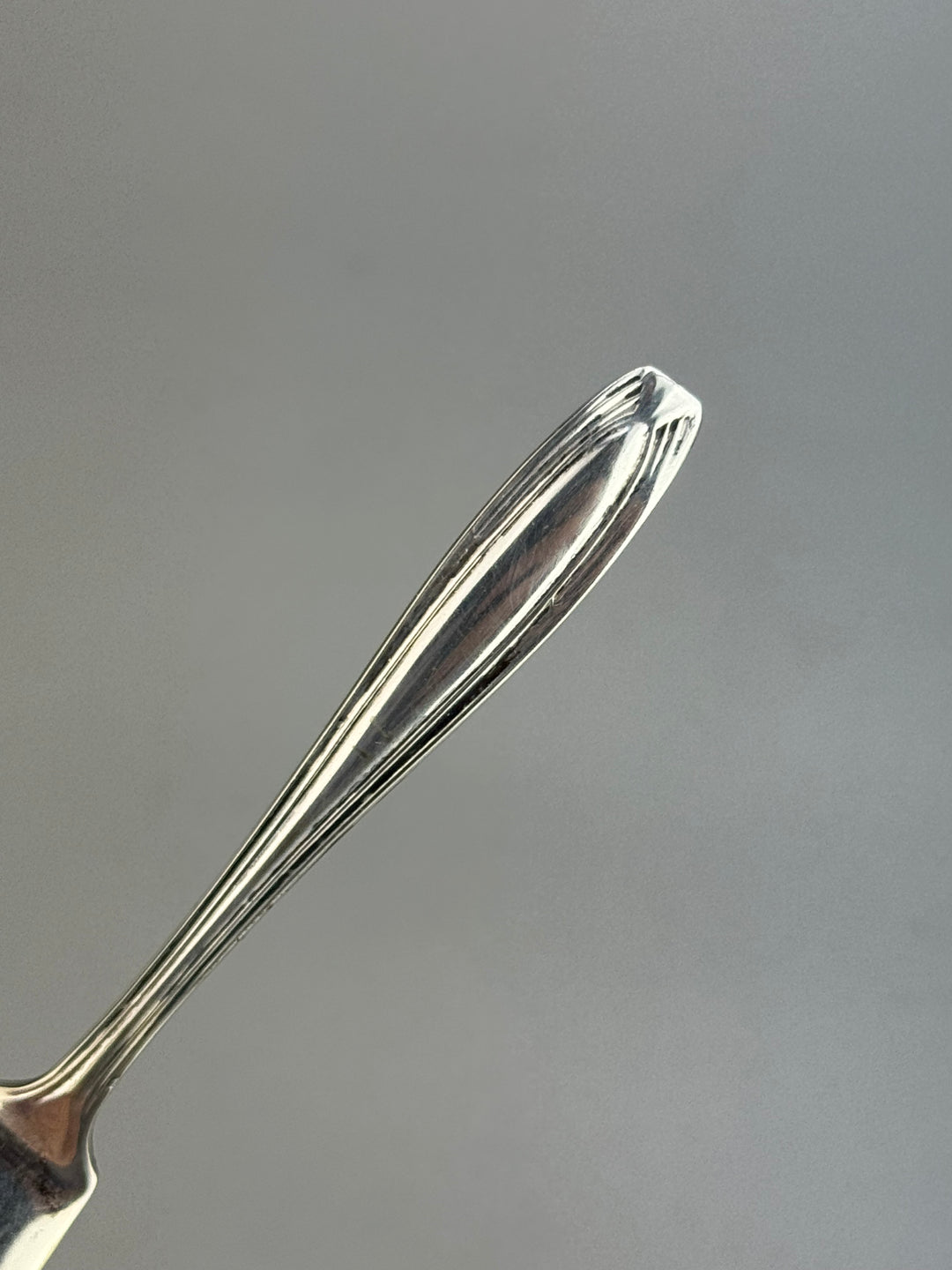 Burriera inglese vintage in vetro e silverplate con coltello