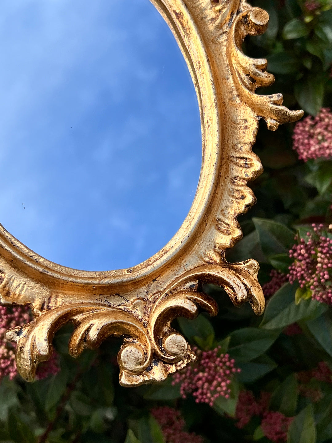 Specchietto dorato dettaglio floreale misure 19x30