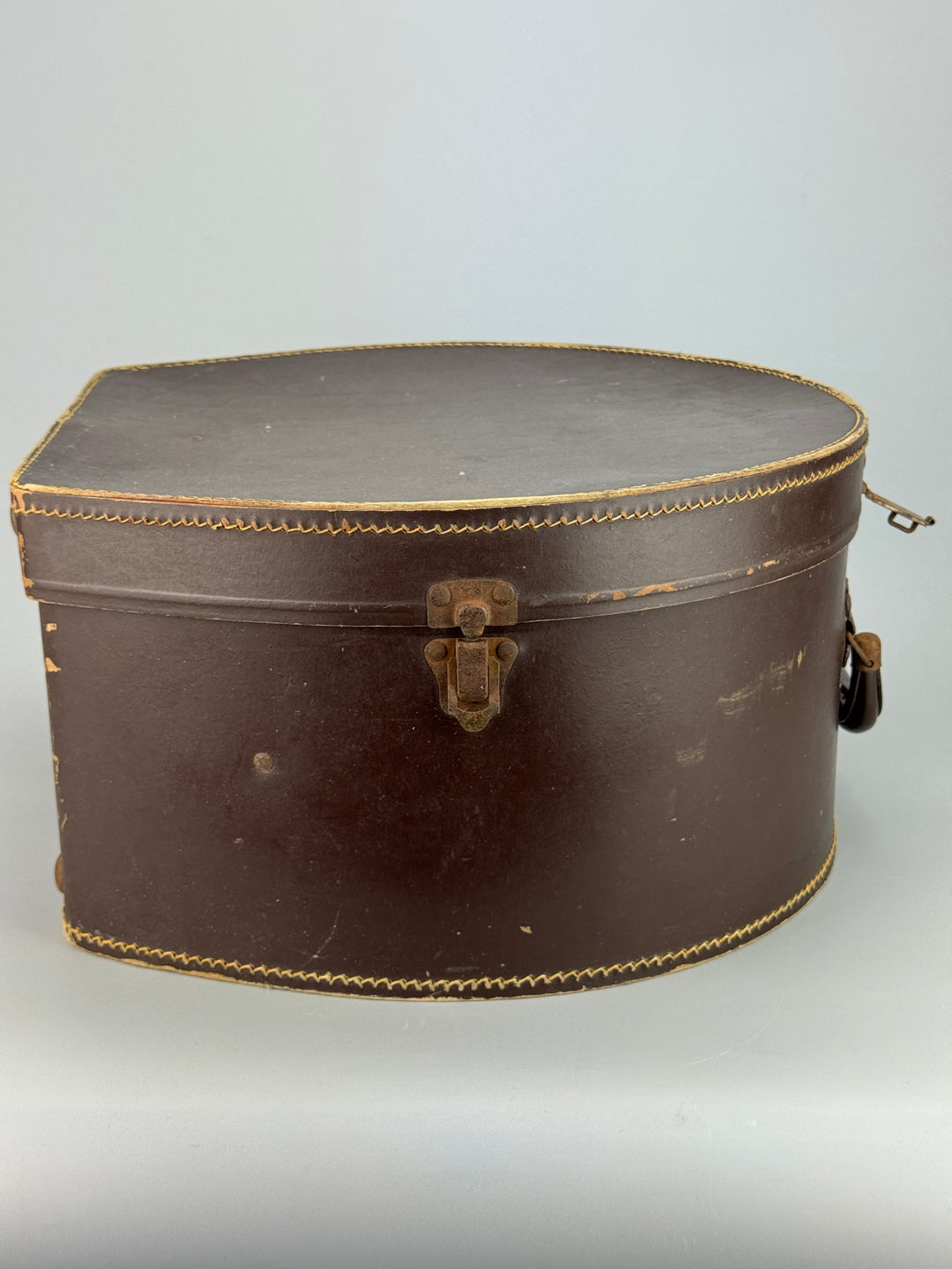 Cappelliera vintage in cuoio marrone con maniglia