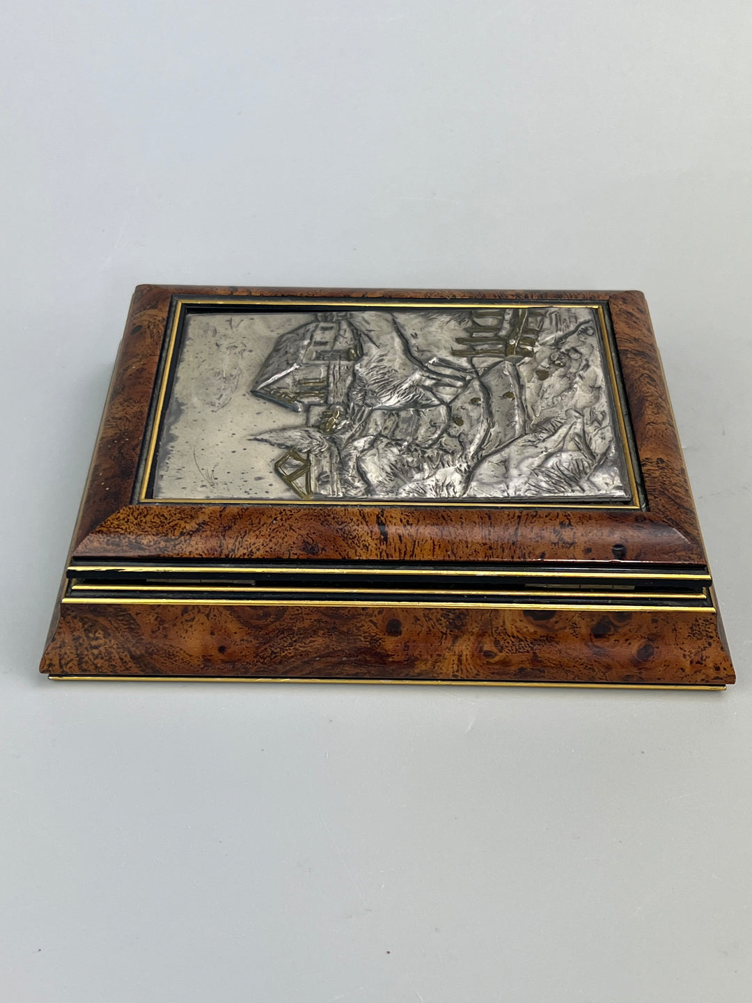 Scatola in legno radica con pannello in argento 999 e foglia oro EUROESSE