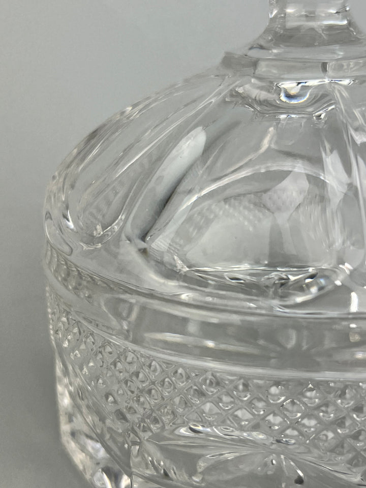 Porta bon bon in cristallo molato con coperchio