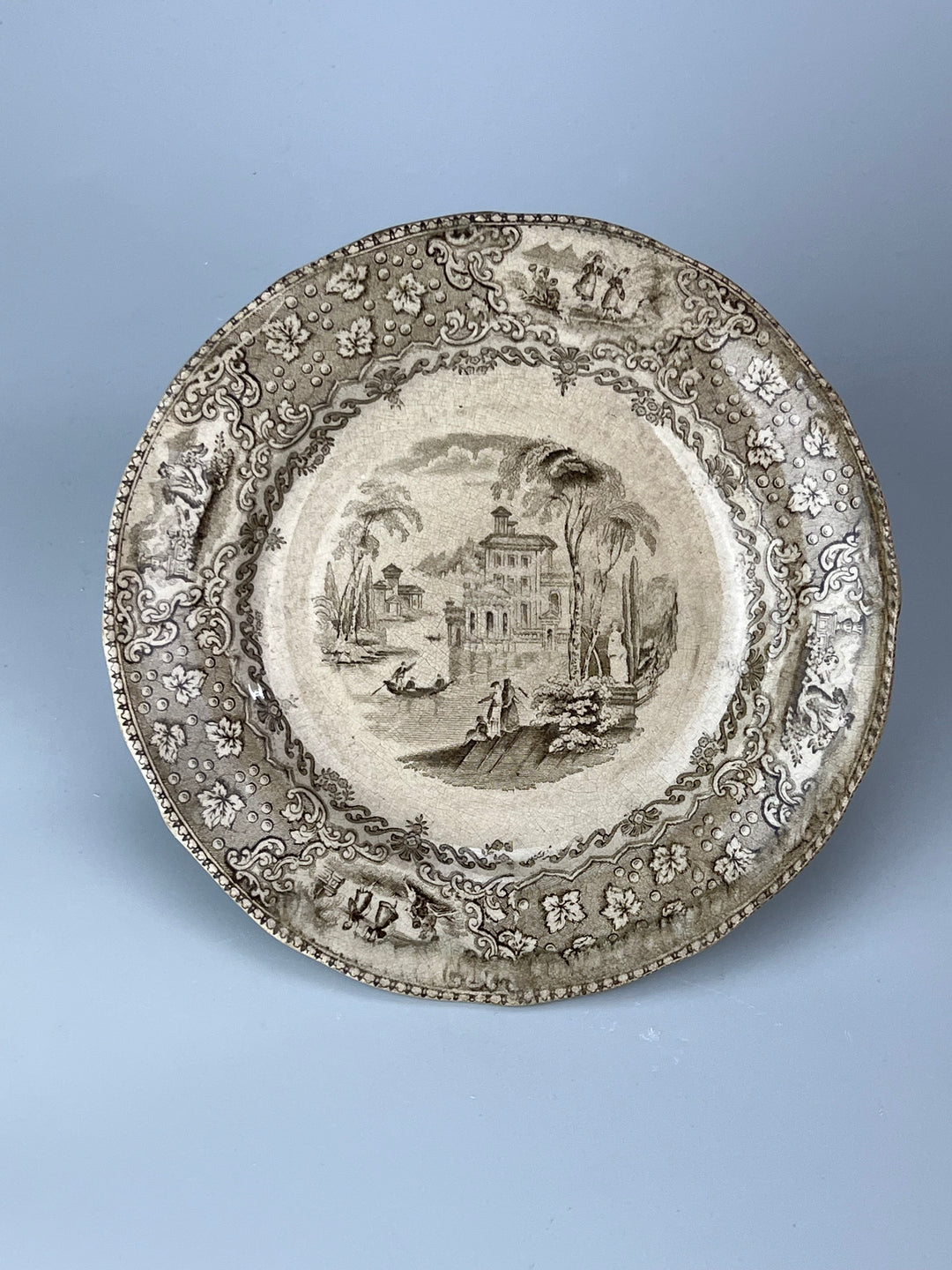 Piatto Antico J. & M.P. Bell & Co – Decoro Italian Lakes, Staffordshire