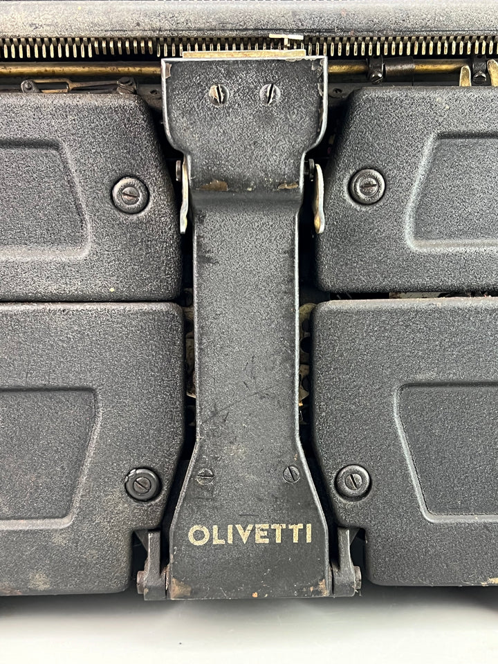 Macchina da scrivere Olivetti M40