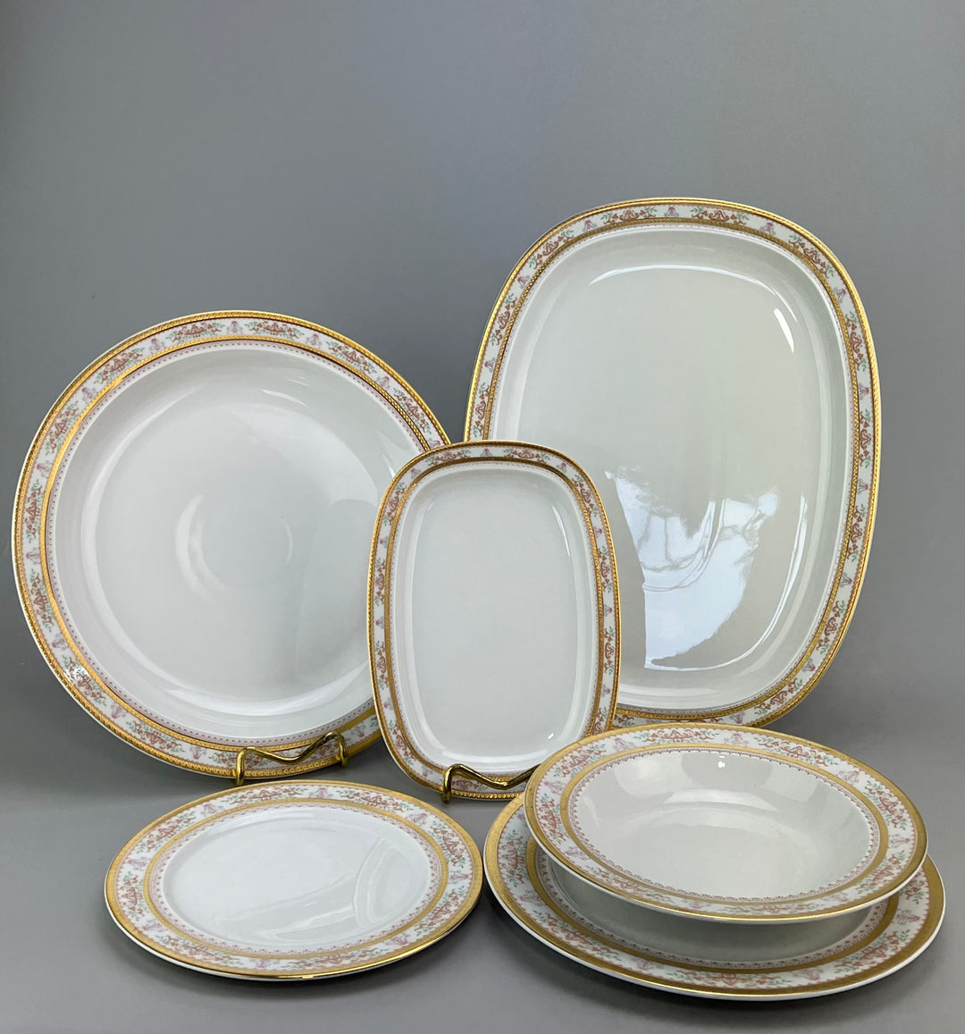 Servizio da tavola per 12 persone Bischofsthal Bavaria decorata in oro