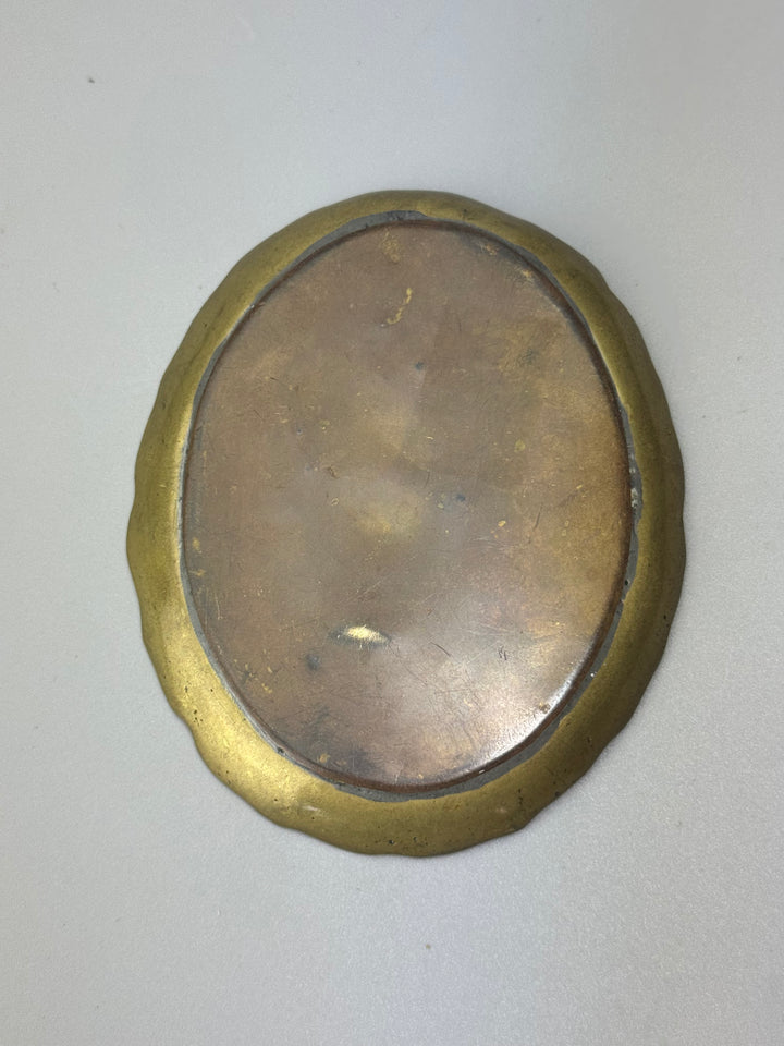 Vassoietti vintage in ottone massiccio con bordo sagomato