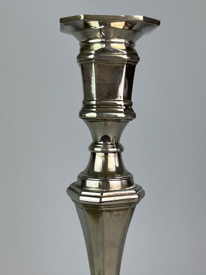 Coppia di Portacandele in Silverplated – Stile Classico a Base Ottagonale