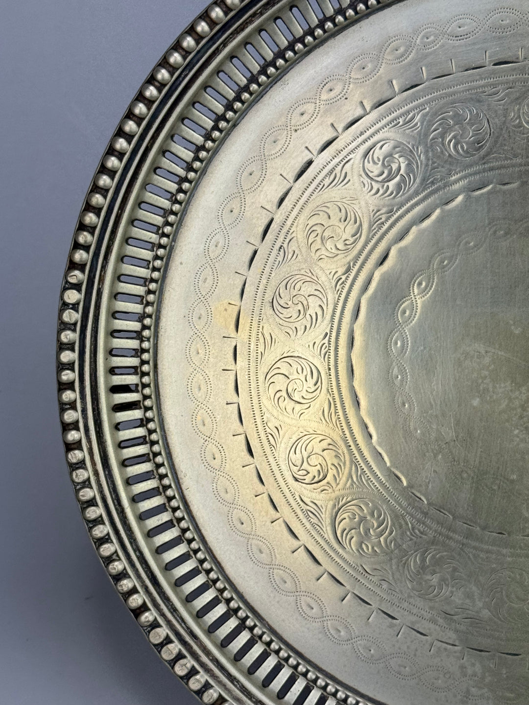 Vassoio con piedini vintage in silverplate Atkin Brothers primi ‘900