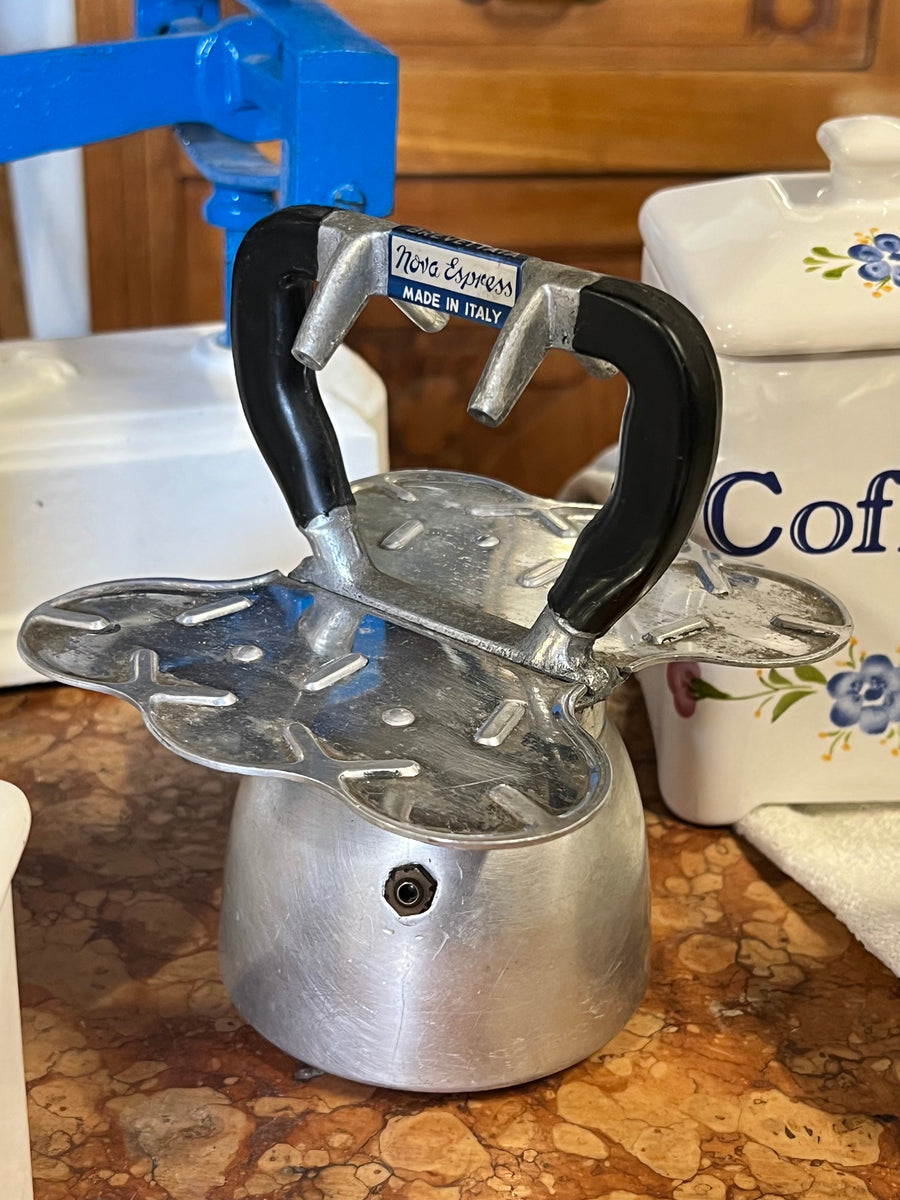 Caffettiera vintage Nova Express in alluminio con manici neri e chiusura a farfalla – Made in Italy