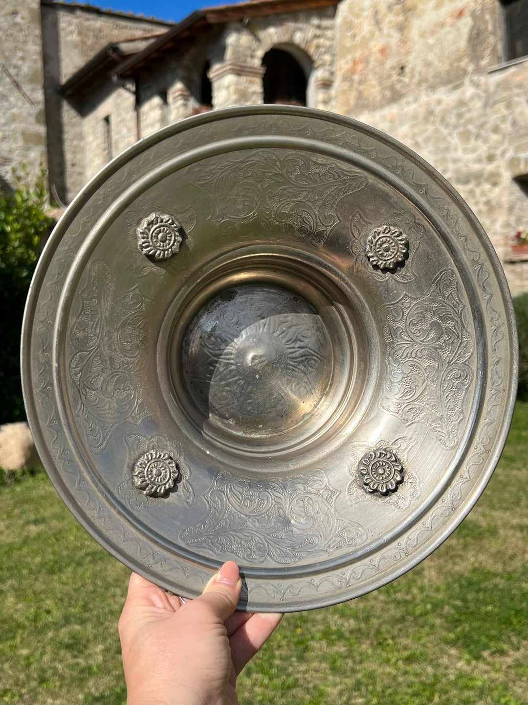Centrotavola metallo cesellato