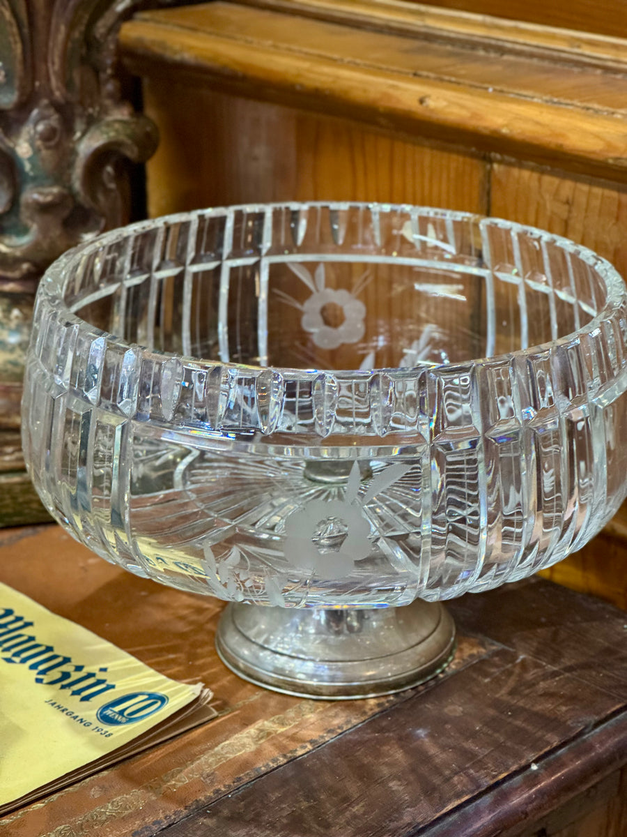 Centrotavola vintage in cristallo inciso con base in argento 800