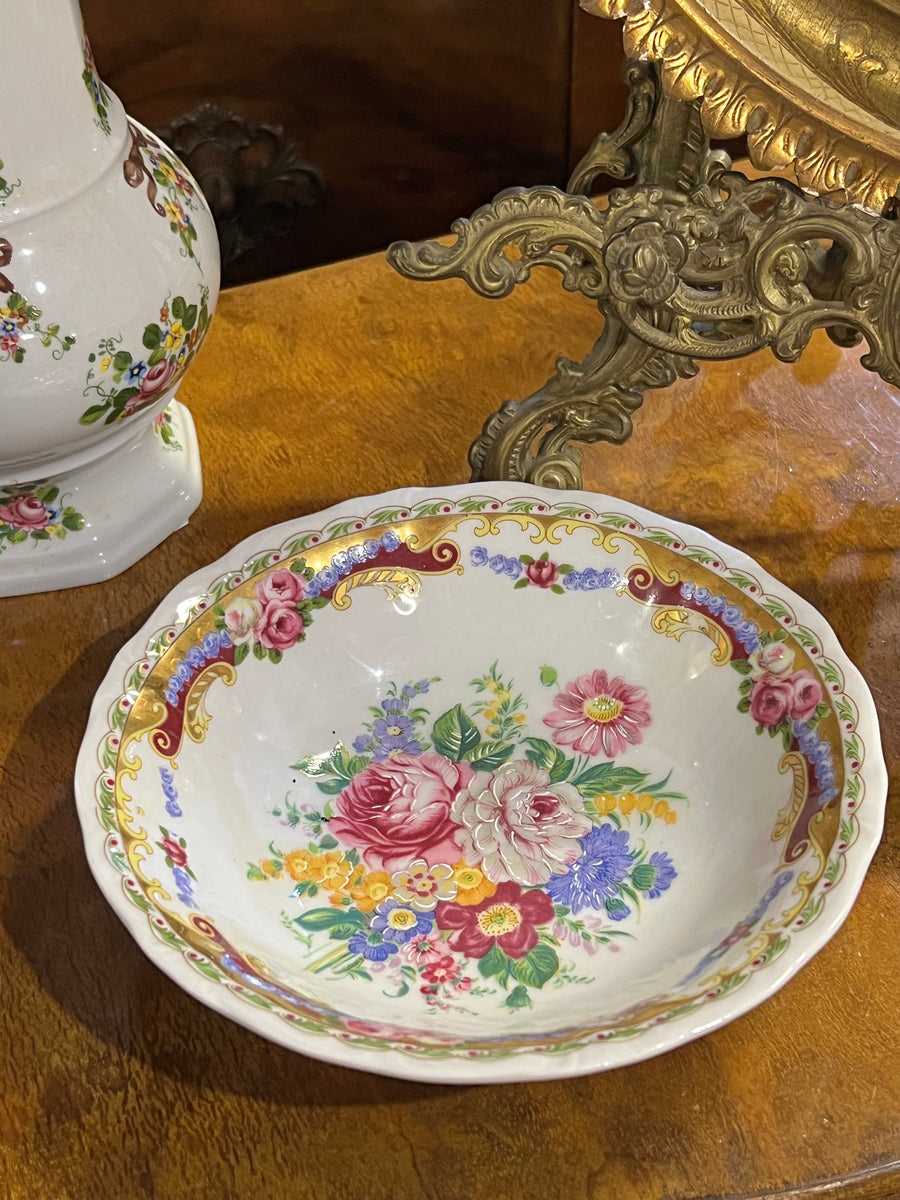 Ciotolina Limoges Depos con fiori e dettagli oro su fondo bianco